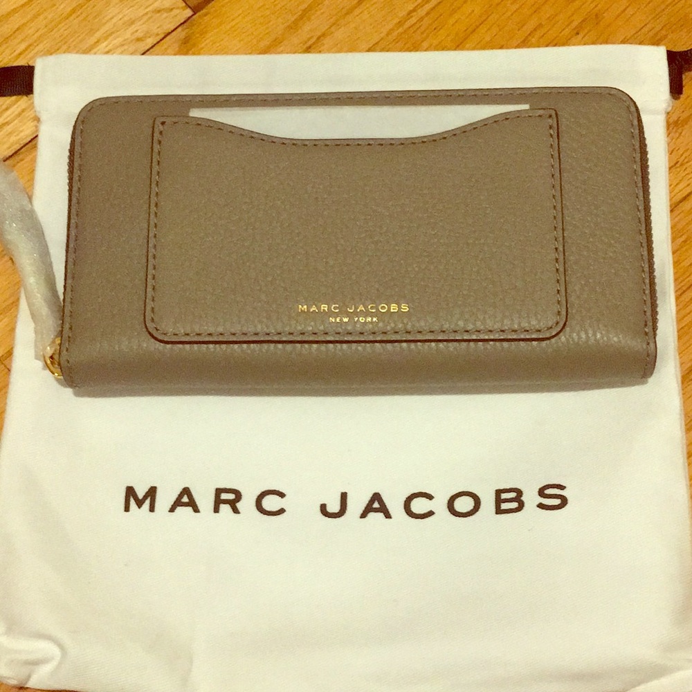 Marc Jacobs continental recruit wallet